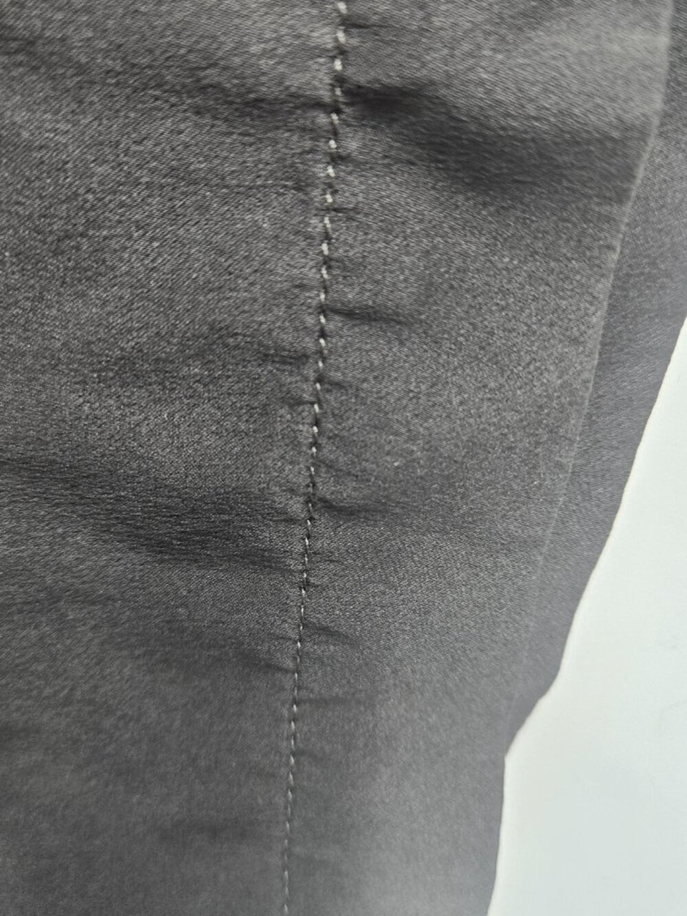 Lahgo by Lunya Meditative Grey 100% Washable Silk Men's Pajama Top Size Medium - Picture 6 of 8